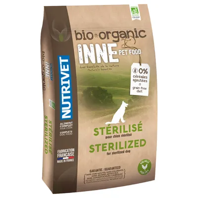 Sac de croquettes NUTRIVET INNE bio-organic pour chien stérilisé, 0 % céréales ajoutées, volaille, fabrication française, texte en anglais et français visible sur l’emballage.