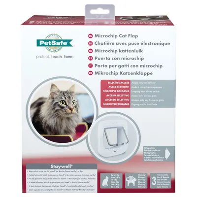 Packaging for microchip cat flap showing selective access feature, multilingual product names, image of a cat, and icons for up to 8kg weight, microchip use, and three-year guarantee.