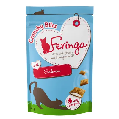 Упаковка Feringa Crunchy Bites with Salmon, 30 г. Видны кусочки лакомства, надписи: 'Mit viel Liebe wie hausgemacht!', 'with omega-3'. Текст на английском и немецком языках.