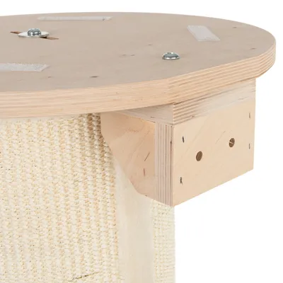 Close-up of a scratching post part made of wood with screws and beige sisal fabric. Shows fastening elements and material texture.