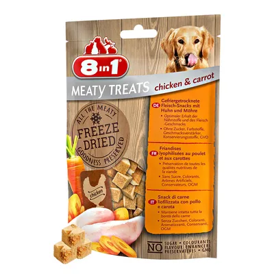 Συσκευασία 8in1 Meaty Treats chicken & carrot, λυοφιλοποιημένες λιχουδιές με κοτόπουλο και καρότο. Εμφανίζονται κύβοι προϊόντος, εικόνες κοτόπουλου και καρότου, κείμενο στα αγγλικά και άλλες γλώσσες.