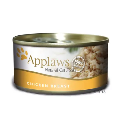 Boîte Applaws Natural Cat Food, texte visible : 100% natural, chicken breast. Image de blanc de poulet sur l’étiquette.