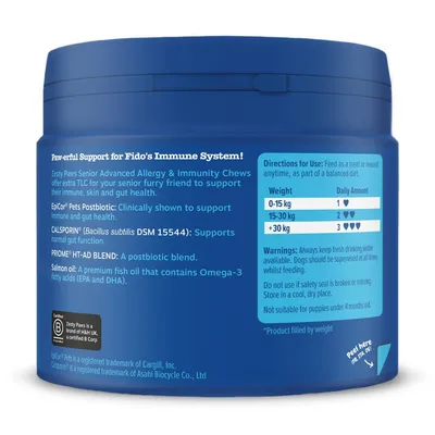Feeding guide showing daily amounts by weight: 0-15kg, 1 chew; 15-30kg, 2 chews; over 30kg, 3 chews. Includes warnings and product features supporting immune and gut health.