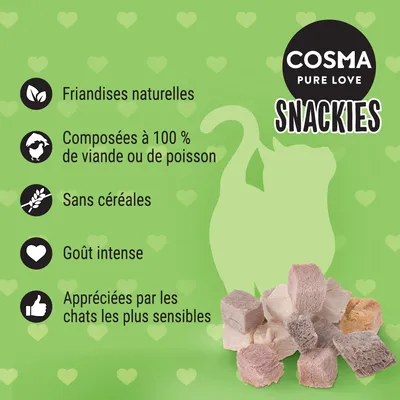COSMA PURE LOVE SNACKIES. Friandises naturelles, 100 % viande ou poisson, sans céréales, goût intense, appréciées par les chats les plus sensibles. Morceaux visibles en bas à droite.