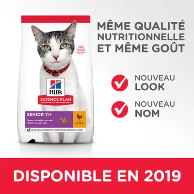 Hill’s Science Plan Senior 11+ au poulet, même qualité nutritionnelle et goût, nouveau look, nouveau nom, disponible en 2019. Texte en anglais sur l’emballage.