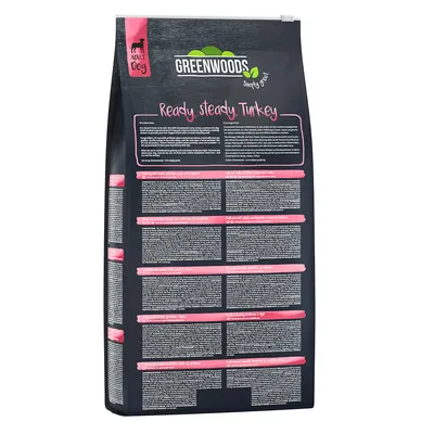 Sac de croquettes pour chien adulte Greenwoods Simply Great Ready, steady, Turkey. Texte d’alimentation et informations en plusieurs langues visibles sur l’emballage.