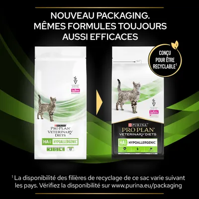 Nouveau packaging Purina Pro Plan Veterinary Diets HA Hypoallergenic pour chats, mêmes formules, conçu pour être recyclable. Deux sacs montrés avec logo ISFM et mentions hypoallergenic.