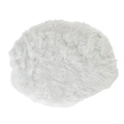 Round, white faux fur mat with a fluffy surface.