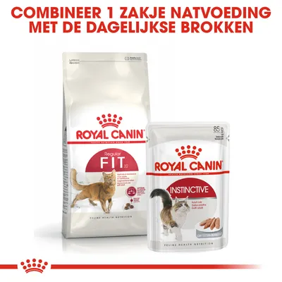 Royal Canin Regular Fit 32 kattenbrokken en Royal Canin Instinctive natvoeding. Tekst: Combineer 1 zakje natvoeding met de dagelijkse brokken.