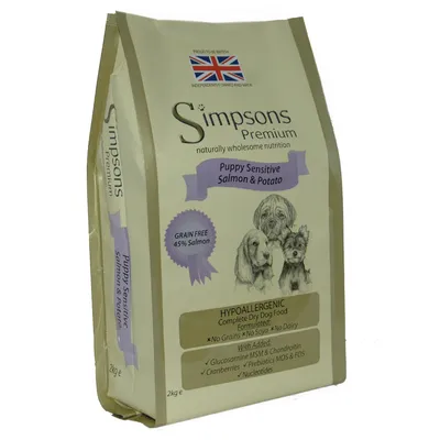 Simpsons Premium Puppy Sensitive Salmon & Potato, hypoallergenisk tørfoder til hunde. Kornfri med 45% laks, uden soja og mejeriprodukter, tilsat glucosamin, tranebær og præbiotika.