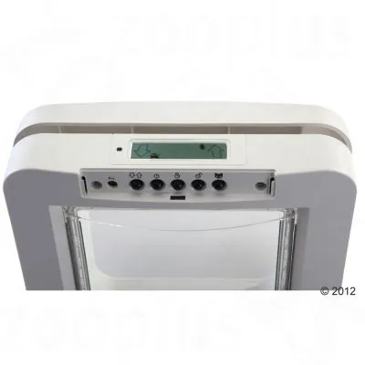 Hvid elektronisk kattelem med digitalt display, fem sorte knapper og symboler for indstillinger synlige på fronten.