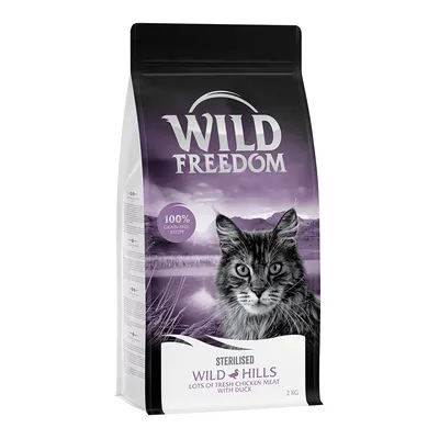 Wild Freedom Sterilised Wild Hills kissanruoka, 100 % grain-free recipe, lots of fresh chicken meat with duck, pakkauskoko 2 kg. Pakkauksessa kissan kuva.