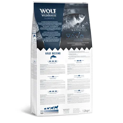 Упаковка корма для собак Wolf of Wilderness Elements Vast Oceans, 12 кг. Видны надписи: WATER, VAST OCEANS, таблица веса собак и кормления, логотип бренда.
