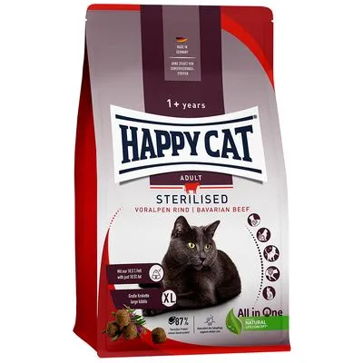 Balení krmiva HAPPY CAT Adult Sterilised Voralpen Rind Bavarian Beef pro kastrované kočky, XL granule, 87 % živočišných bílkovin, All in One, obrázek černé kočky na obalu.