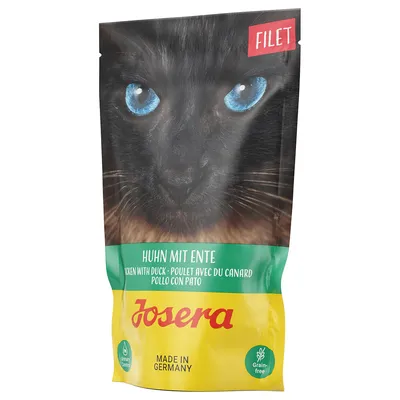 Josera Filet csirke kacsával, Németországban készült, gabonamentes, vizeletkomfort. A csomagoláson fekete, kék szemű macska látható.