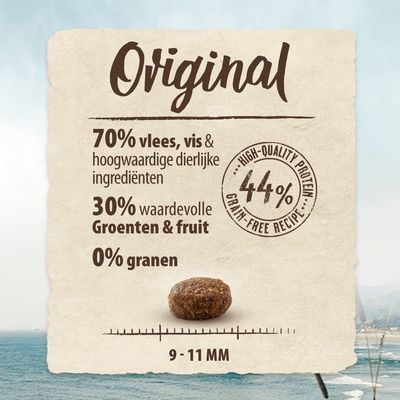 Original. 70% vlees, vis & hoogwaardige dierlijke ingrediënten, 30% waardevolle groenten & fruit, 0% granen. 44% eiwit. Brokgrootte 9–11 mm.