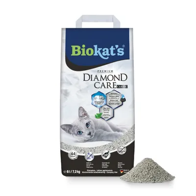 Biokat's Diamond Care Classic klontvormende kattenbakvulling, 8L/7,2 kg, met actieve kool en aloë vera. Afbeelding van het strooisel naast de verpakking.