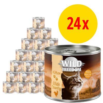 24x dåser Wild Freedom Kitten Wide Country, 100% grain-free recipe synligt på etiketten, billede af killing og kyllingesymbol på dåsen