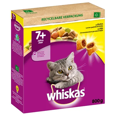Whiskas суха храна за котки 7+ години, с пиле, 800 г. Видими надписи: „Recycelbare Verpackung“, „7+ Jahre“, „mit Huhn“. Картонена опаковка с изображение на котка.