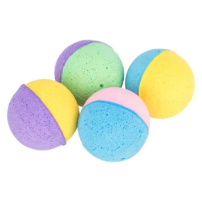 Quatre balles bicolores en mousse, couleurs visibles : jaune, violet, vert, bleu et rose. Aucune marque ou texte apparent.