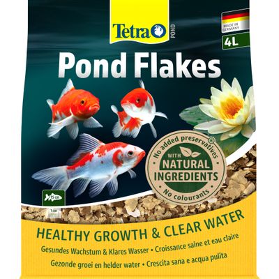 Tetra Pond Flakes mit neuem Design und verbesserter Rezeptur, jetzt mit natürlichen Inhaltsstoffen, ohne Zusatz von Konservierungsstoffen und Farbstoffen.