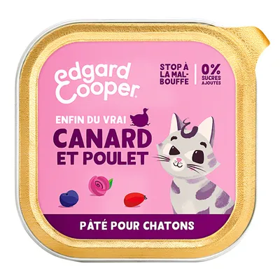Edgard Cooper pâté voor kittens, eend en kip. Tekst: 'Stop à la malbouffe', '0% sucres ajoutés', 'pâté pour chatons'. Verpakking met afbeelding van een kat.