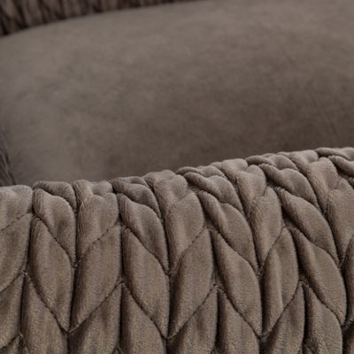 Zbliżenie na brązowy, pleciony wzór tkaniny o miękkiej fakturze, prawdopodobnie część legowiska lub sofy dla zwierząt.