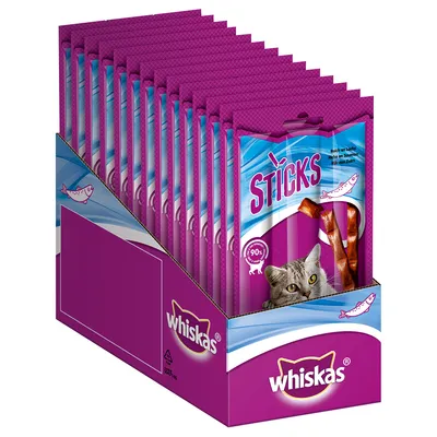 Whiskas Sticks, rico en salmón y omega-3, con 90% de carne. El envase muestra un gato y un gráfico de pez.