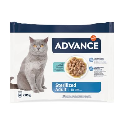 ADVANCE Sterilized Adult 1–10 years cat food with codfish, 4 x 85g packs. No artificial preservatives or colourants. Visible text: contributes to weight control and maintains muscle mass.