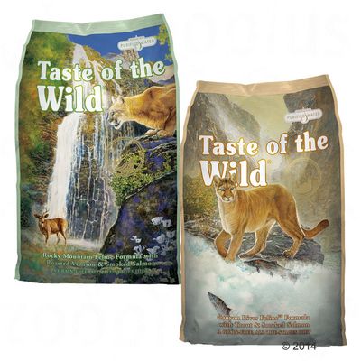 Två påsar Taste of the Wild kattmat. Vänster: Rocky Mountain Feline Formula with Roasted Venison & Smoked Salmon. Höger: Canyon River Feline Formula with Trout & Smoked Salmon.