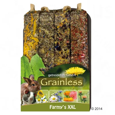 Förpackning med fyra stänger smådjursfoder. Synlig text: 'getreidefrei füttern', 'Grainless', 'Farmy's XXL'. Bild på kanin, marsvin och olika blommor.
