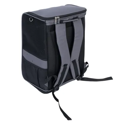 Sac à dos noir et gris avec bretelles réglables, poches latérales en filet, fermeture zippée sur le dessus et œillet métallique visible sur le côté.