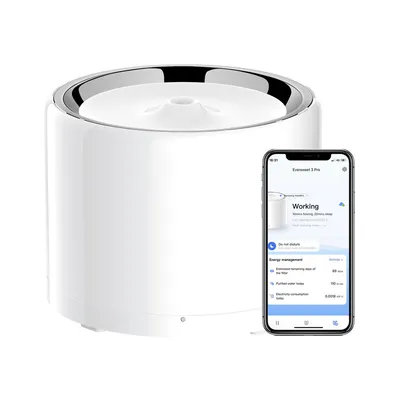 Eversweet 3 Pro drinking fountain with smartphone app display: status 'Working', energy management, filtered water today, estimated filter days and power consumption.