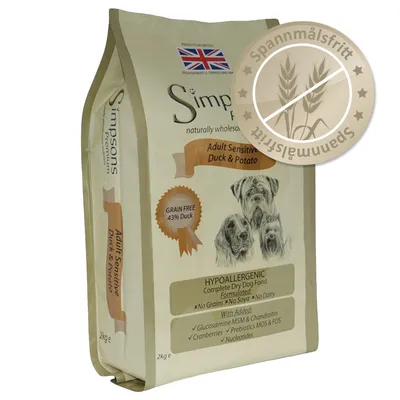 Simpsons Premium Adult Sensitive Duck & Potato hundfoder, spannmålsfritt, 43 % anka, hypoallergeniskt, 2 kg. Brittisk flagga och märkning: Spannmålsfritt.