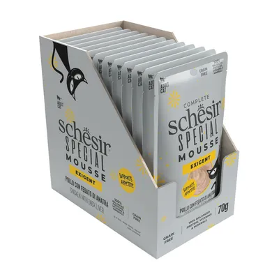Boîte de sachets Schesir Special Mousse Exigent, poulet avec foie de canard, 70 g, pour chat adulte. Texte visible : supports appetite, grain free, 100% balanced proteins & minerals.