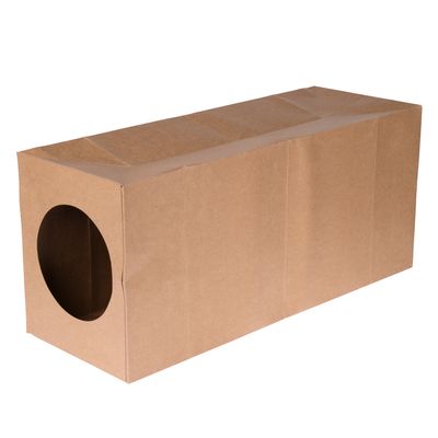 Rechteckige Pappbox mit rundem Eingang, geeignet als Spiel- oder Versteckmöglichkeit.