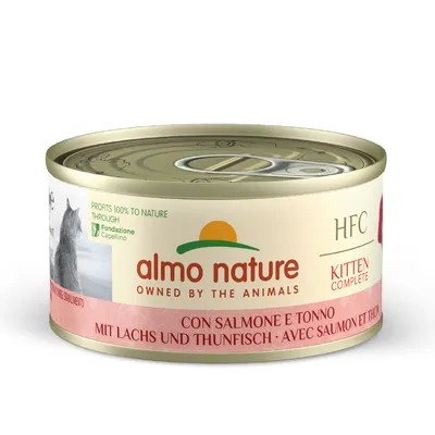 almo nature HFC Kitten Complete macskaeledel, lazaccal és tonhallal. Profits 100% to nature through Fondazione Capellino felirat a dobozon.