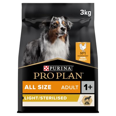 Purina Pro Plan All Size Adult 1+ Light/Sterilised, 3kg. Glavni sastojak piletina. Za sterilizirane pse. Pakiranje prikazuje psa i simbol za kontrolu težine.