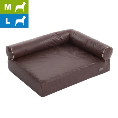 Panier pour chien en similicuir marron, forme rectangulaire avec rebord, tailles M et L indiquées par pictogrammes en haut à gauche.