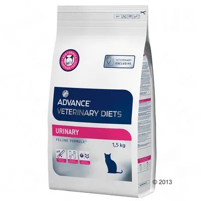 Advance Veterinary Diets Urinary Feline Formula 1,5 kg. Text: New Formula Superior Taste, Veterinary Exclusive. Ikoner för pH, urinvolym, kristaller. Siluett av katt.