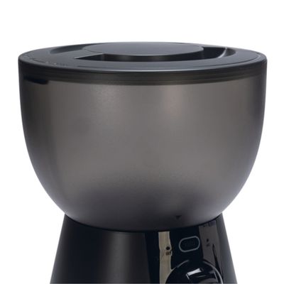 Distributore automatico di cibo con ciotola nera e comandi per impostare gli orari dei pasti.