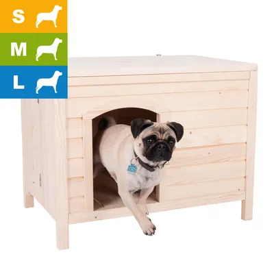 Hund verlässt eine Hundehütte aus hellem Holz. Links oben Größenhinweis: S, M, L mit Silhouetten verschiedener Hundegrößen.