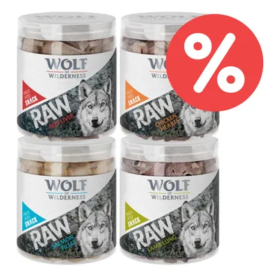 Wolf of Wilderness RAW Snacks: Beef Liver, Chicken Hearts, Salmon Fillet, Lamb Lung. Gefriergetrocknete Snacks im Angebot mit rotem Prozentzeichen.