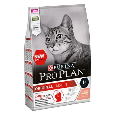 Опаковка Purina Pro Plan Original Adult за котки, 1+ години, с изображение на сива котка. Видим текст: NEW OPTISENSES, RICHE EN SAUMON, NO ADDED COLOURANTS, HIGH QUALITY SALMON №1 INGREDIENT. Опаковка Purina Pro Plan Original Adult за котки, 1+ години, с изображение на сива котка. Видим текст: NEW OPTISENSES, RICHE EN SAUMON, NO ADDED COLOURANTS, HIGH QUALITY SALMON №1 INGREDIENT.