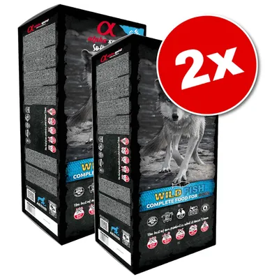 Lot de 2 sacs Alpha Spirit Wild Fish Complete Food for Dogs, image d’un loup sur l’emballage, texte en anglais visible sur le devant du paquet.