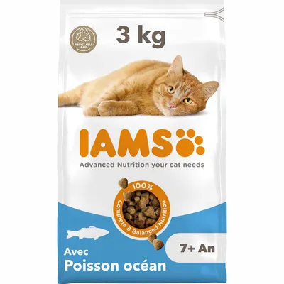Sac de croquettes IAMS 3 kg pour chat, avec poisson océan, 7+ ans, texte visible : Advanced Nutrition your cat needs, 100% Complete & Balanced Nutrition, emballage recyclable. Sac de croquettes IAMS 3 kg pour chat, avec poisson océan, 7+ ans, texte visible : Advanced Nutrition your cat needs, 100% Complete & Balanced Nutrition, emballage recyclable.