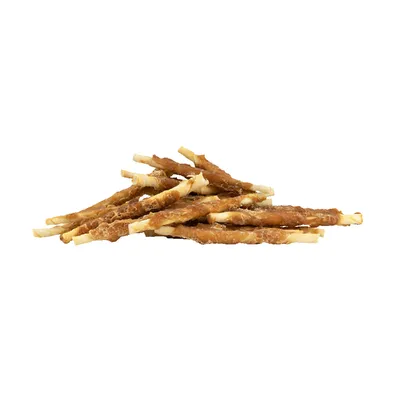 Mehrere Kausnacks in Stangenform, mit einer braunen Ummantelung aus getrocknetem Fleisch.