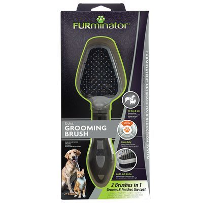 FURminator Dual Grooming Brush in verpakking, zichtbaar: borstel met harde en zachte haren, tekst '2 Brushes in 1', geschikt voor honden en katten, afbeelding hond en kat op doos.