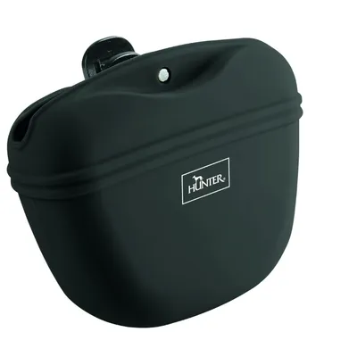 Hunter-merkkinen musta muovinen kotelo, jossa kiinnitysklipsi. Hunter-logo näkyvissä kotelon etupuolella. Hunter-merkkinen musta muovinen kotelo, jossa kiinnitysklipsi. Hunter-logo näkyvissä kotelon etupuolella.