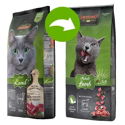 Leonardo Cat Food Adult Lamb, två förpackningar med grå katt, text: 'Adult Lamb', '15 kg', '85% animaliskt protein', synligt lammkött och varumärket Leonardo.